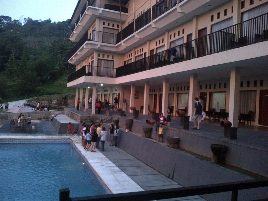 Santa Monica Hotel And Convention Ciherangsating Ngoại thất bức ảnh