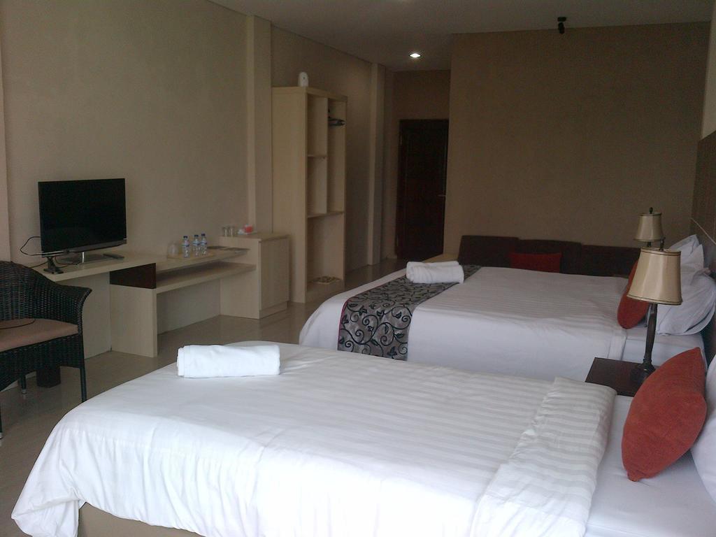 Santa Monica Hotel And Convention Ciherangsating Phòng bức ảnh