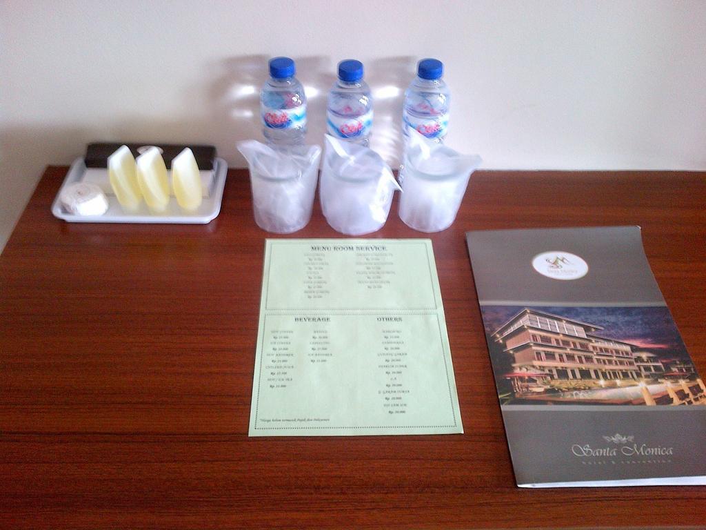 Santa Monica Hotel And Convention Ciherangsating Phòng bức ảnh